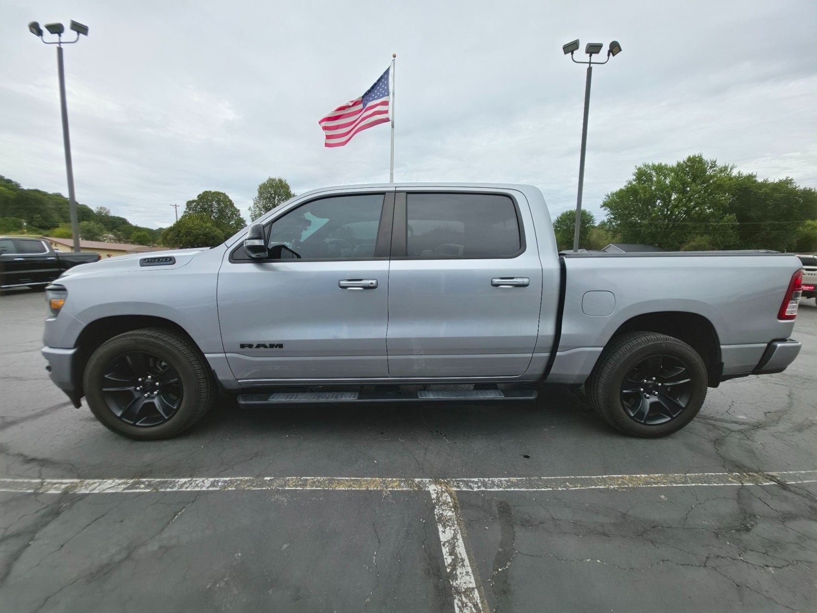 Used 2021 RAM 1500 Big Horn AWD/4WD image 2
