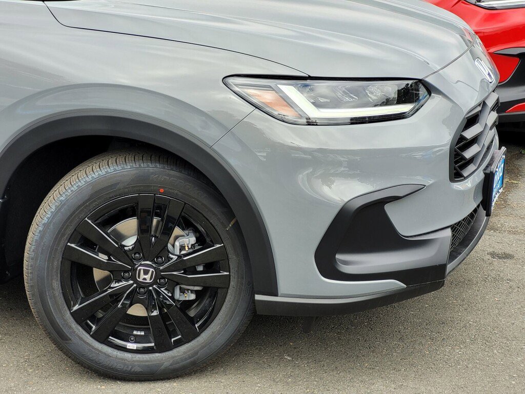 New 2026 Honda HR-V Sport image 3