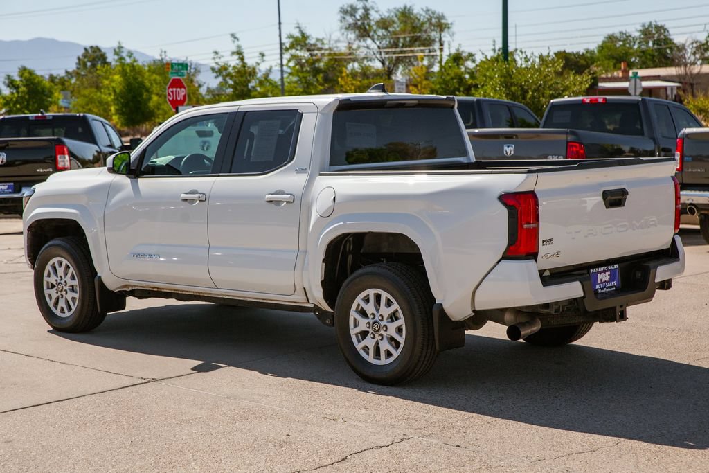 Used 2025 Toyota Tacoma SR5 AWD/4WD image 7