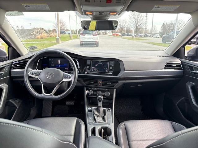 Used 2022 Volkswagen Jetta SE w/ Panoramic Sunroof Package image 14