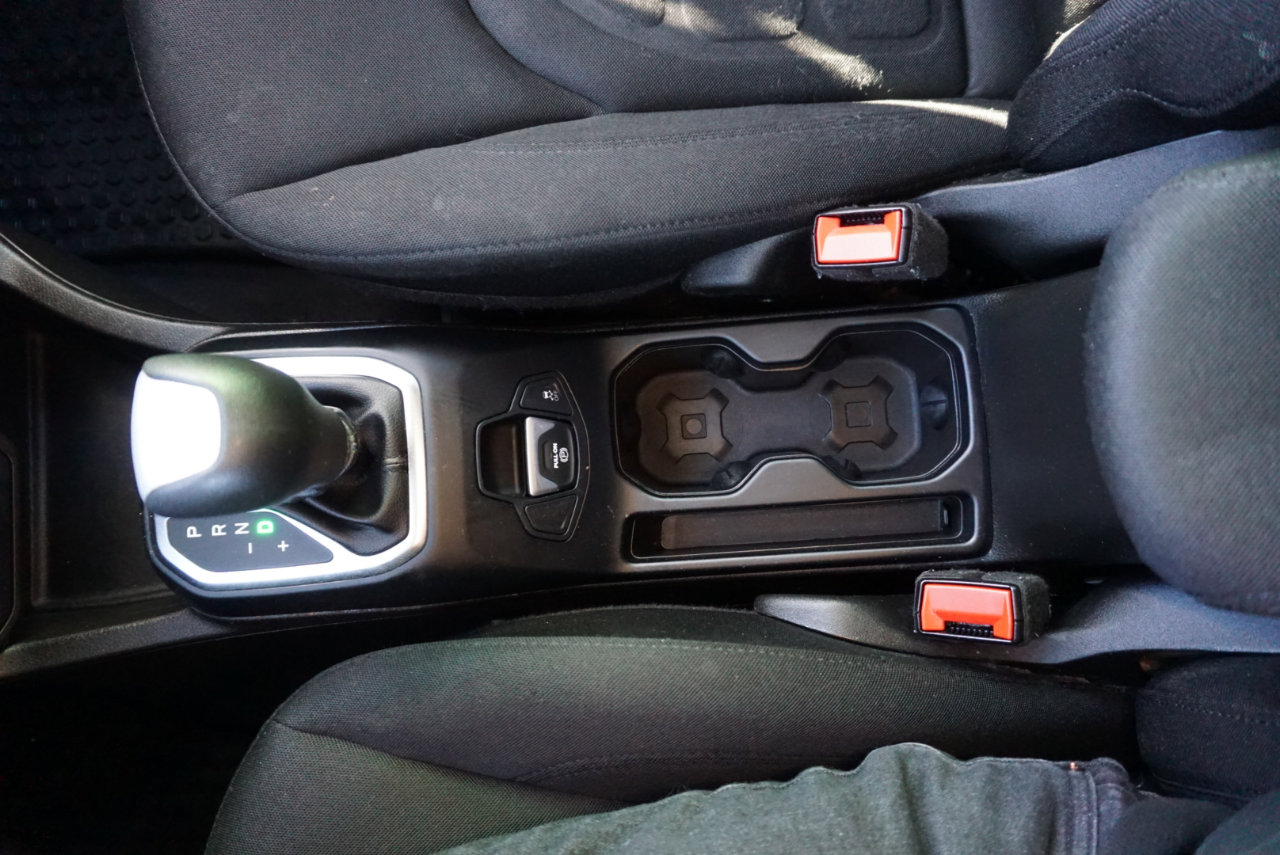 Used 2020 Jeep Renegade Latitude w/ Cold Weather Group image 17