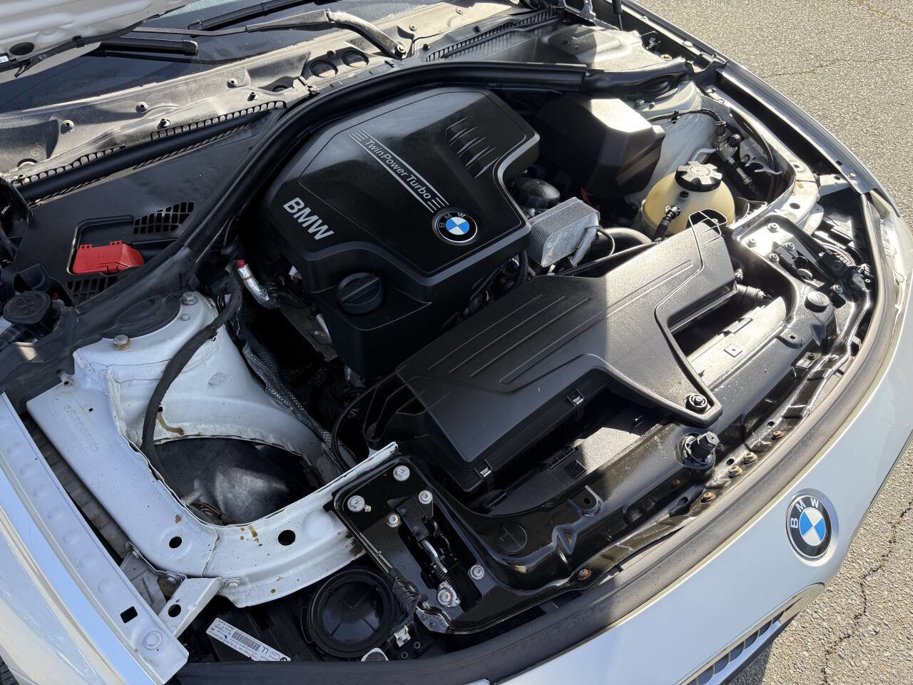 Used 2014 BMW 320i 320i 4dr Sedan image 25