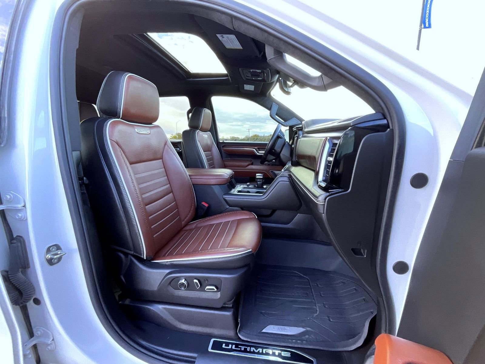 Used 2024 GMC Sierra 1500 Denali Ultimate AWD/4WD image 15