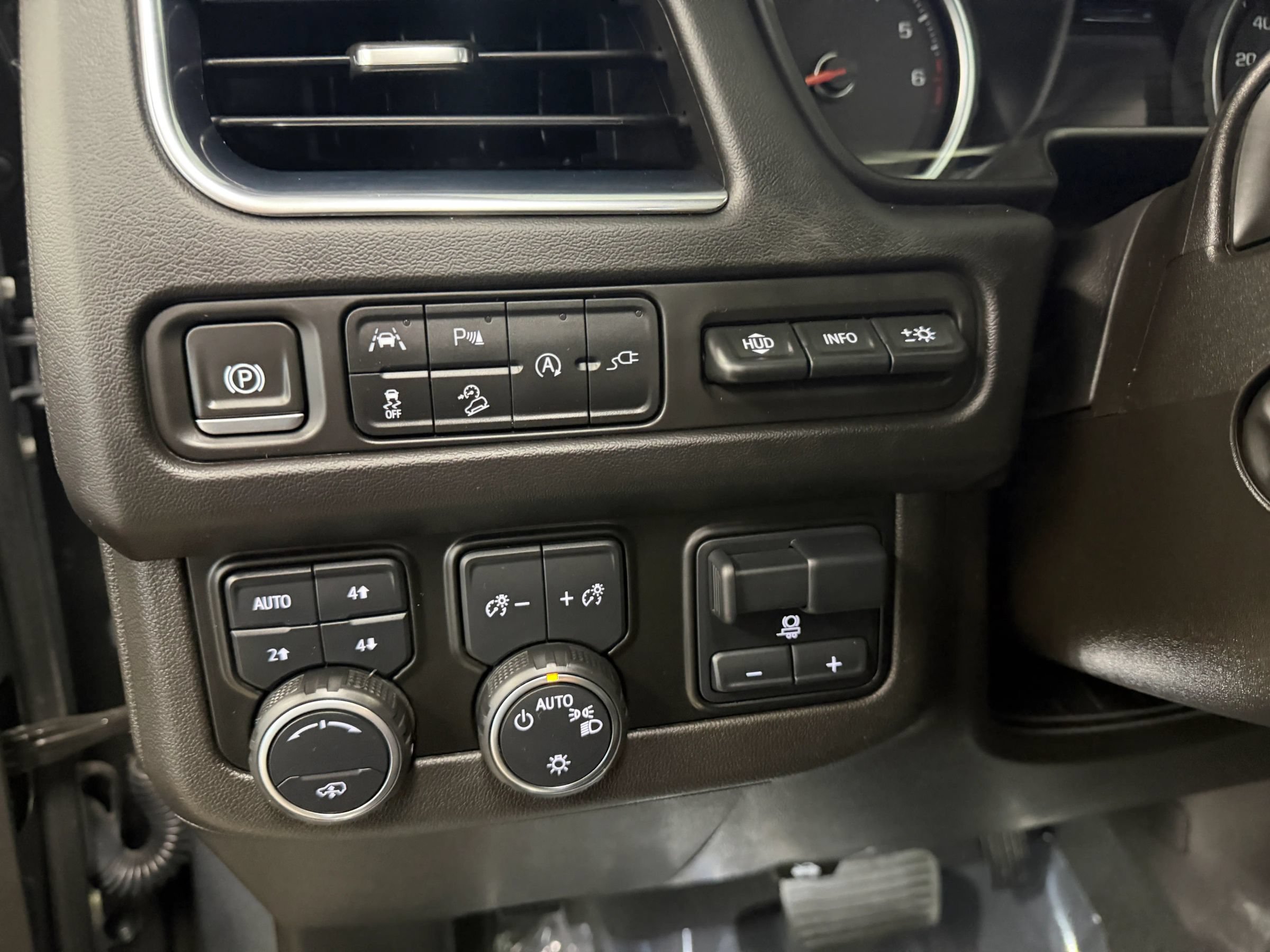 Used 2021 Chevrolet Tahoe High Country AWD/4WD image 19