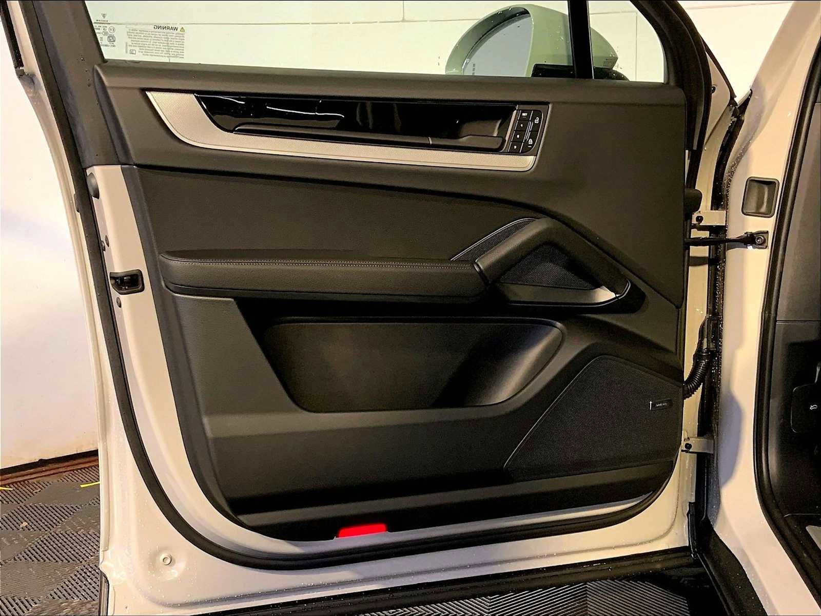 New 2026 Porsche Cayenne image 20