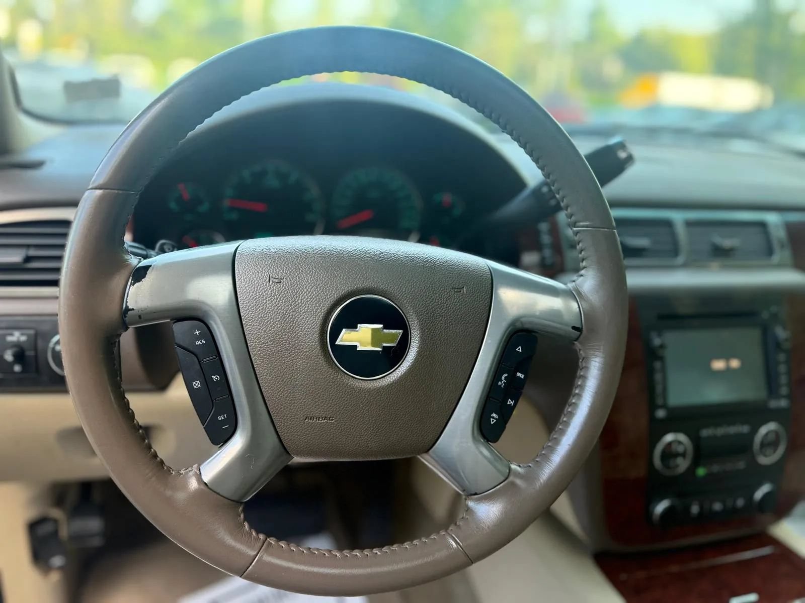 Used 2011 Chevrolet Tahoe LTZ AWD/4WD image 13