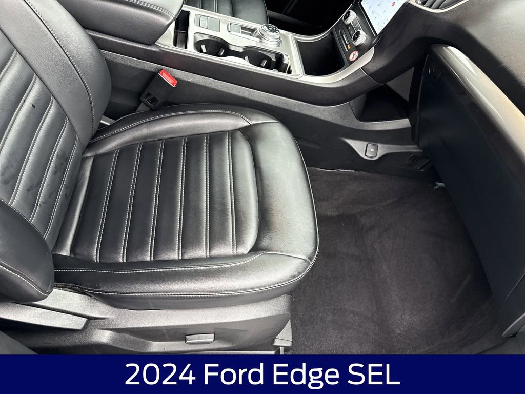 Used 2024 Ford Edge SEL image 13