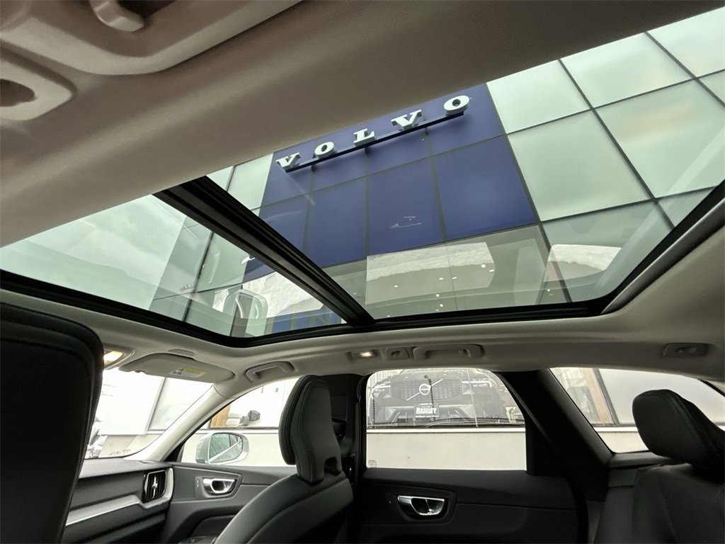 Certified 2023 Volvo XC60 B5 Core w/ Climate Package image 24