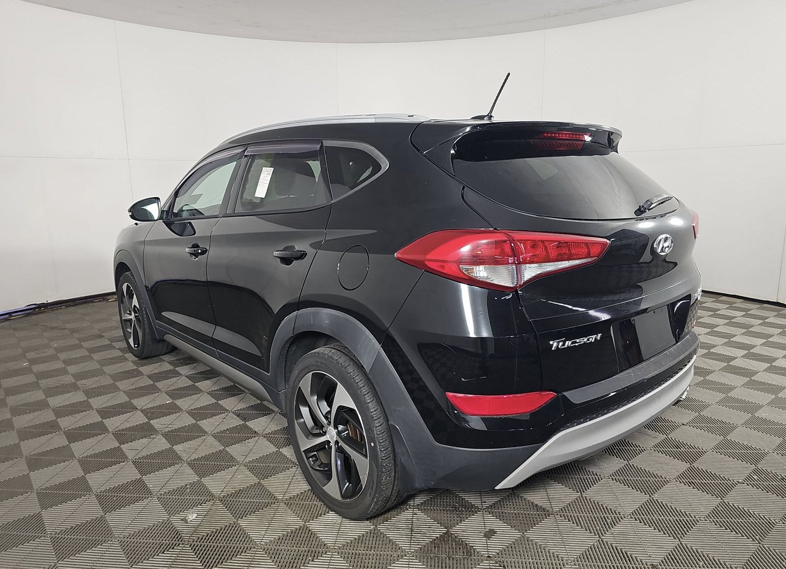 Used 2017 Hyundai Tucson Sport w/ Cargo Package AWD/4WD image 5