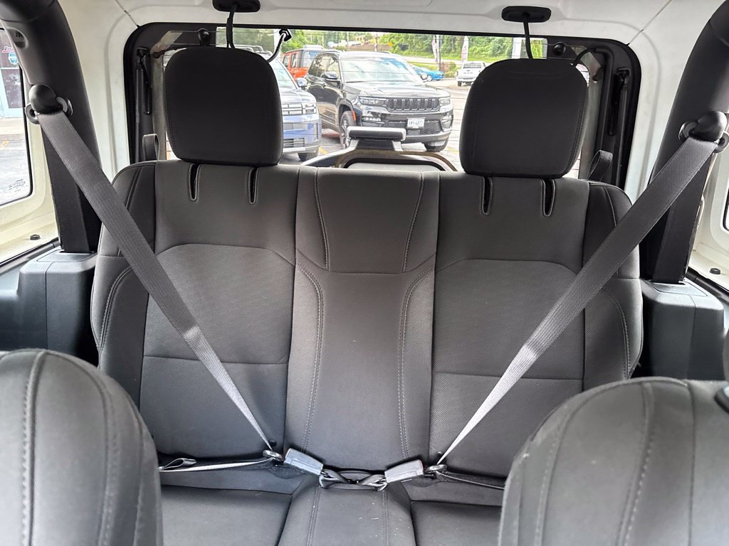 Used 2019 Jeep Wrangler Sport AWD/4WD image 22
