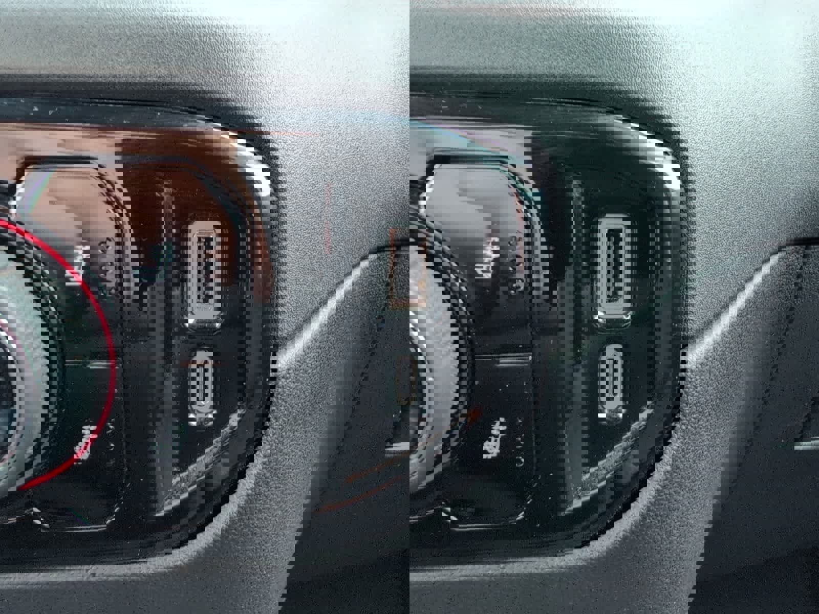 Used 2025 Chevrolet Silverado 1500 LT image 24