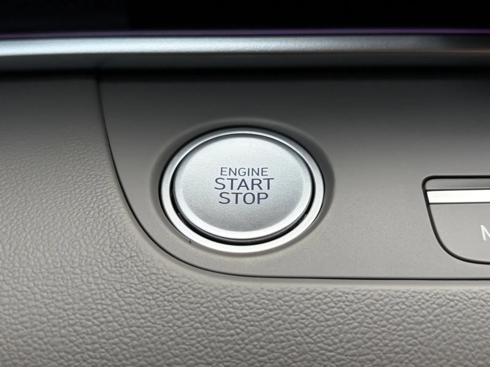 Used 2025 Hyundai Elantra SEL FWD image 26
