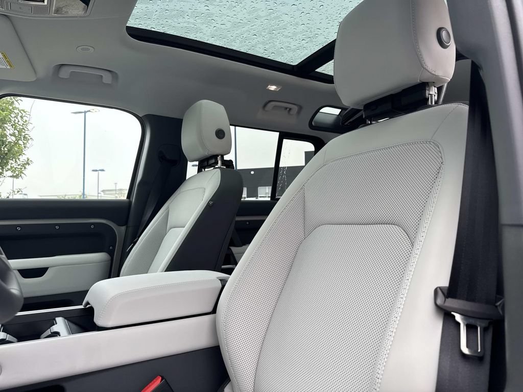 New 2026 Land Rover Defender 110 X-Dynamic SE AWD/4WD image 22