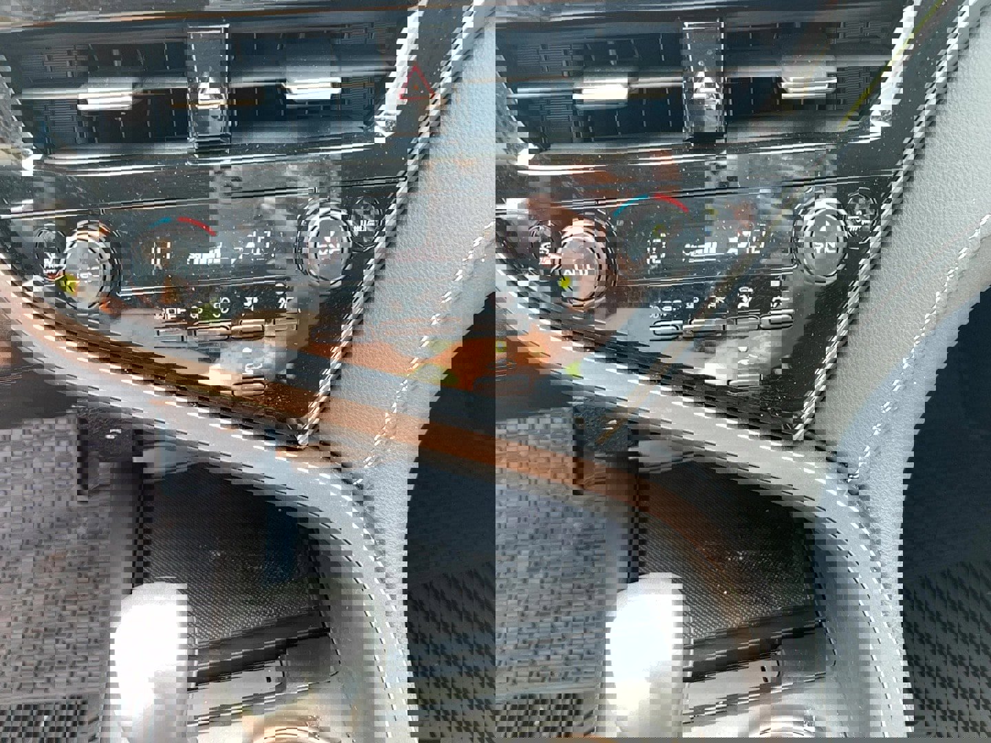 Used 2023 Toyota Camry SE FWD image 18