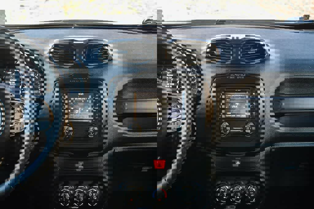 Used 2016 Jeep Renegade Sport w/ Power & Air Group image 13