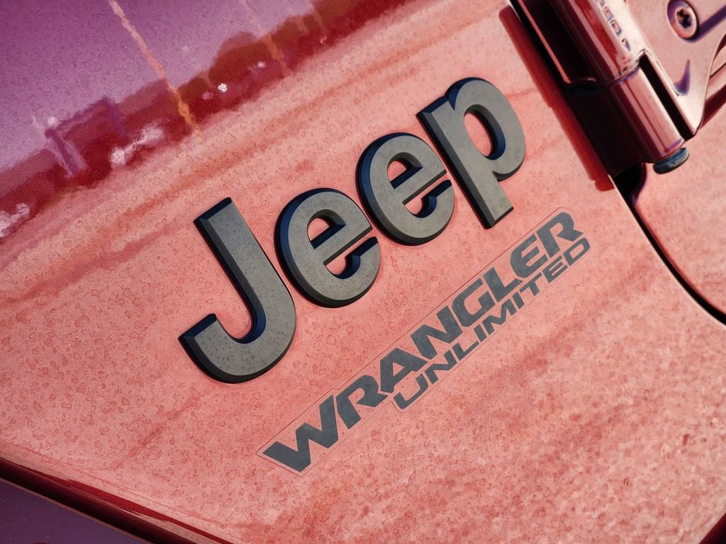 Used 2021 Jeep Wrangler Unlimited Sahara AWD/4WD image 12