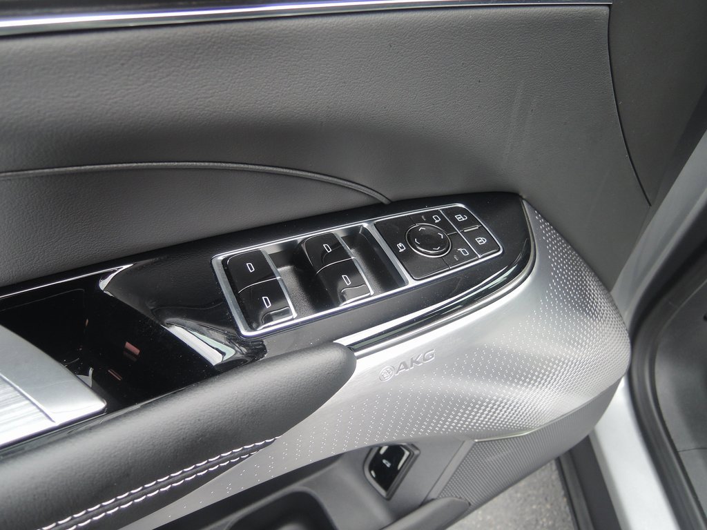 Used 2024 Cadillac Lyriq Luxury w/ LPO, Floor Liner Package image 33