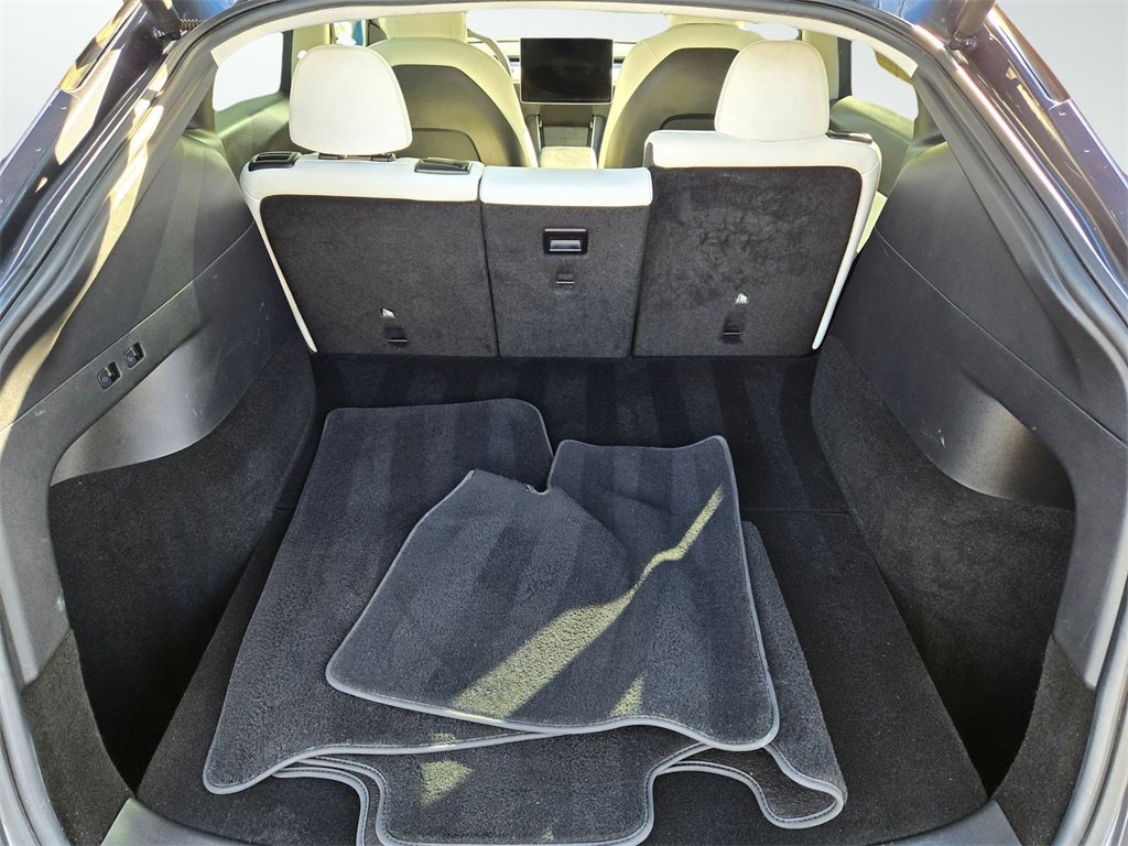 Used 2021 Tesla Model Y Long Range image 9