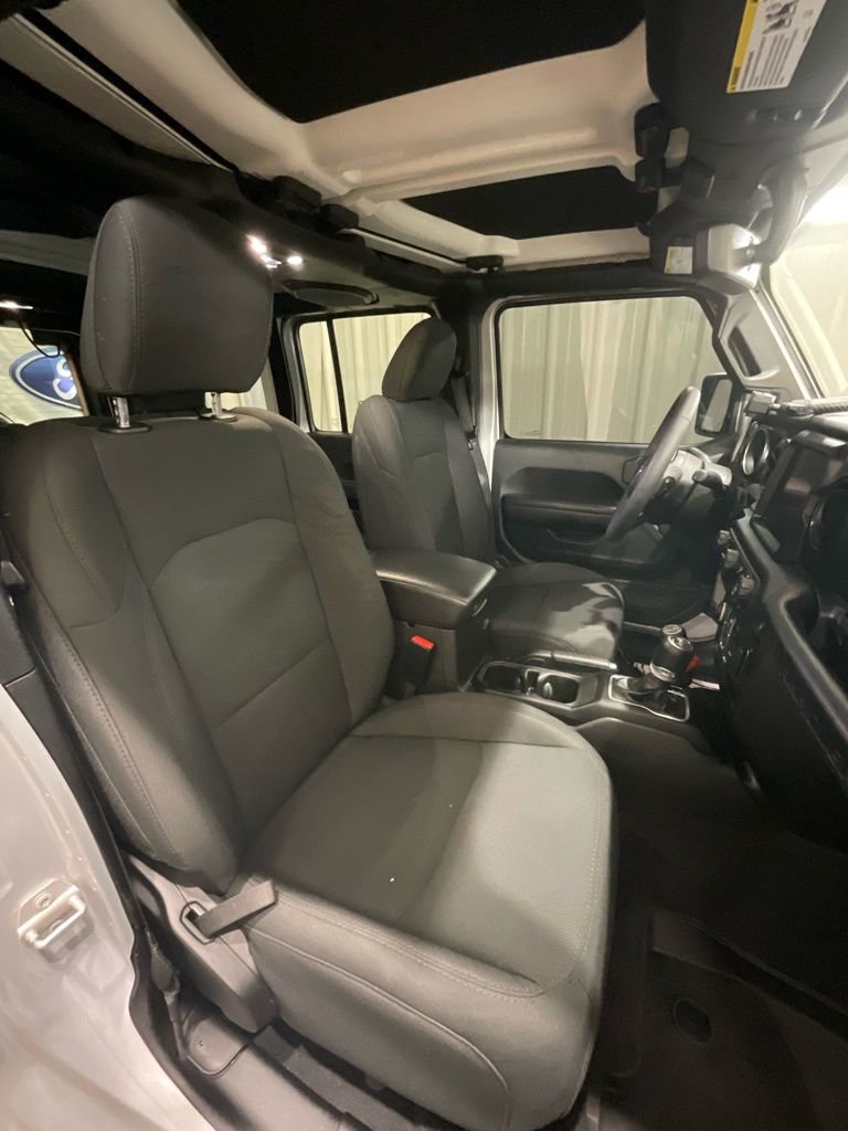 Used 2023 Jeep Wrangler Sport image 13