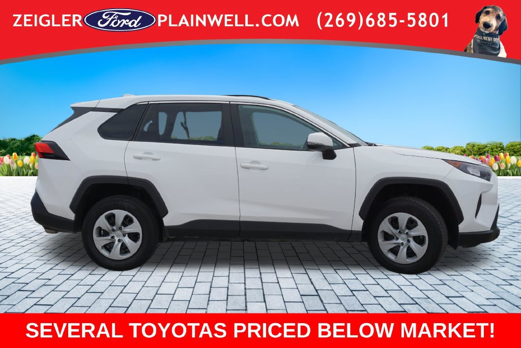 Used 2022 Toyota RAV4 LE AWD/4WD image 6