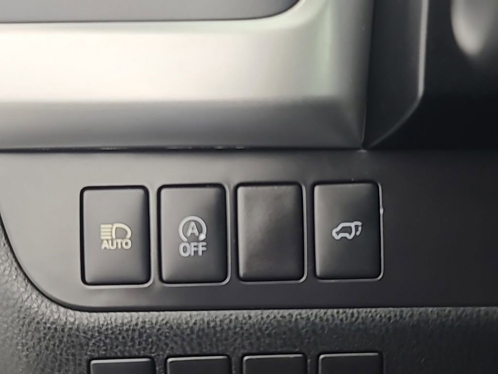 Used 2017 Toyota Highlander Plus AWD/4WD image 29