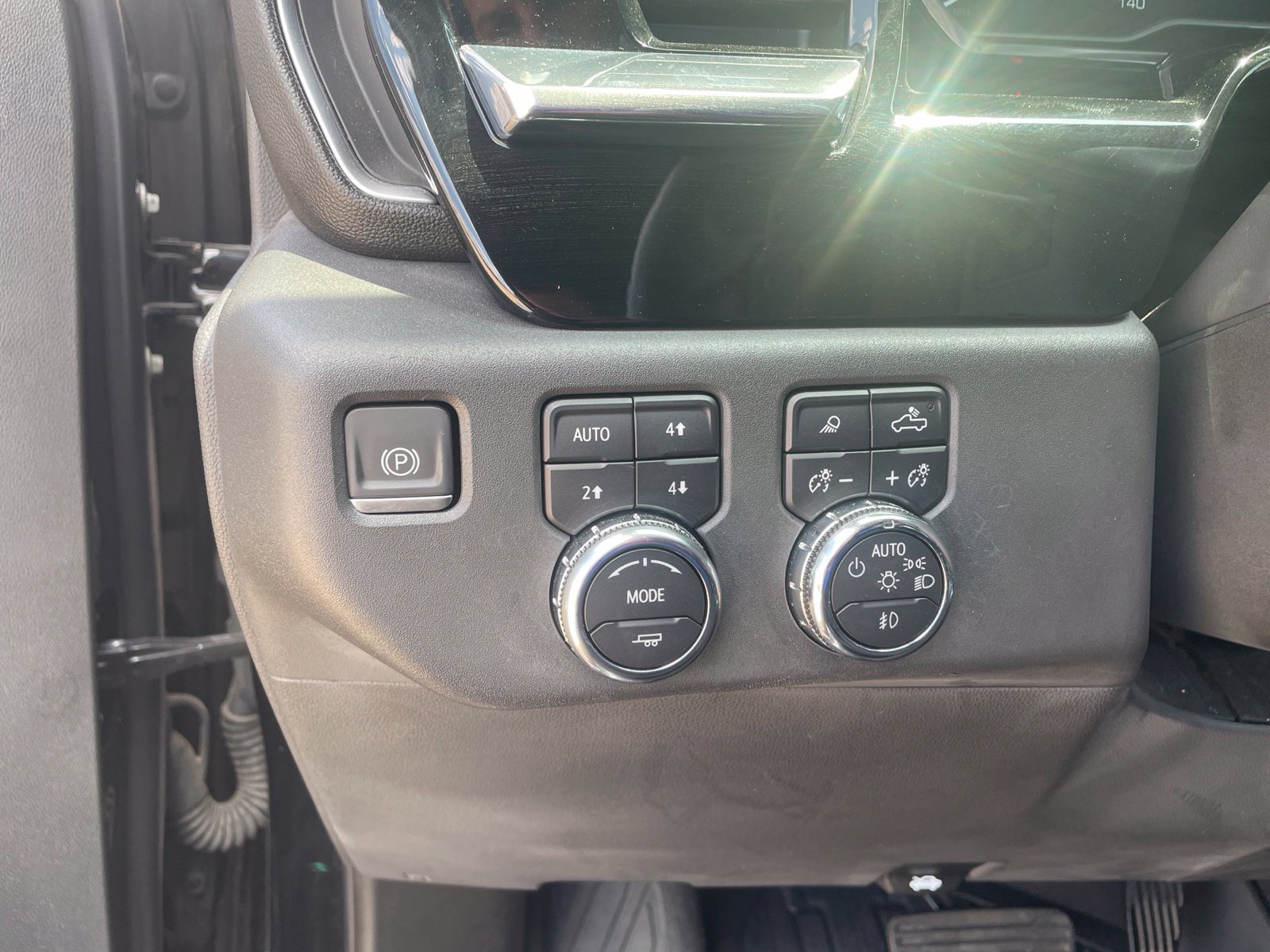 Used 2023 GMC Sierra 1500 SLT w/ SLT Premium Package AWD/4WD image 7