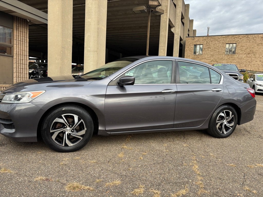 Used 2011 Subaru Outback 2.5i Limited image 22