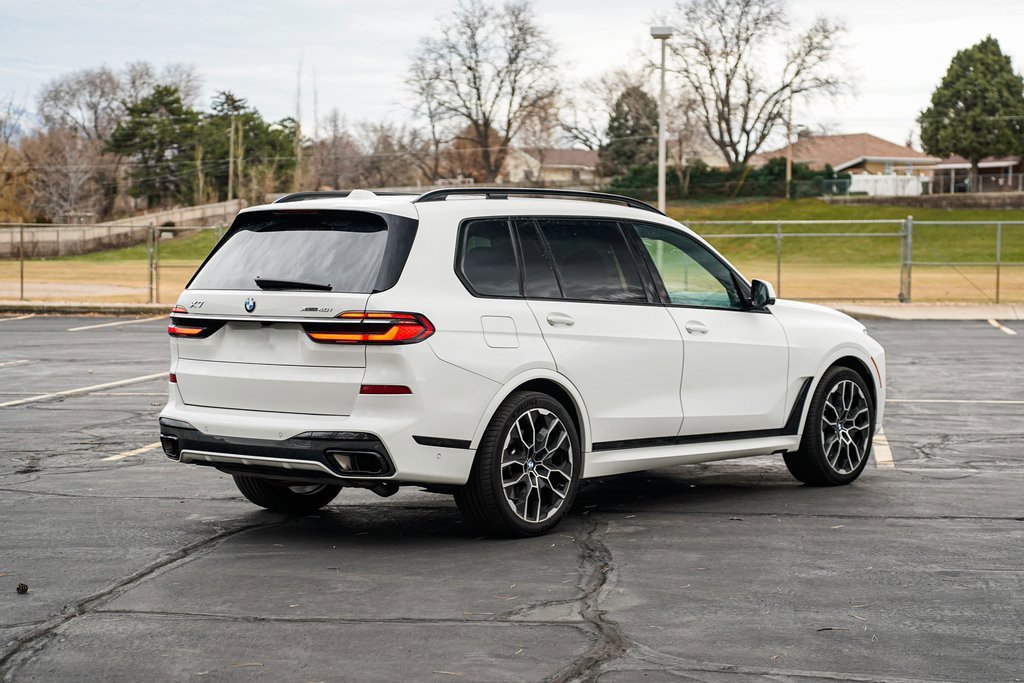 Used 2023 BMW X7 xDrive40i w/ M Sport Package image 5