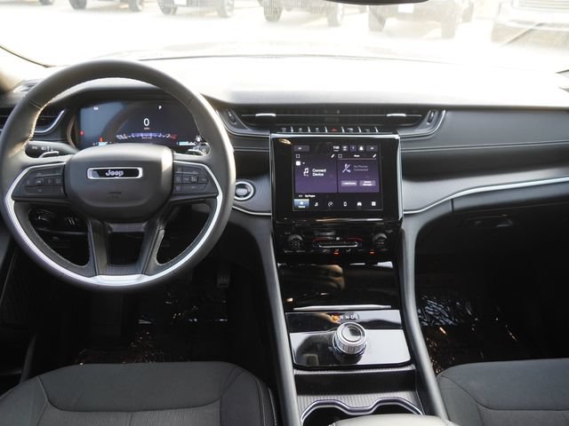 Certified 2024 Jeep Grand Cherokee Laredo RWD image 14