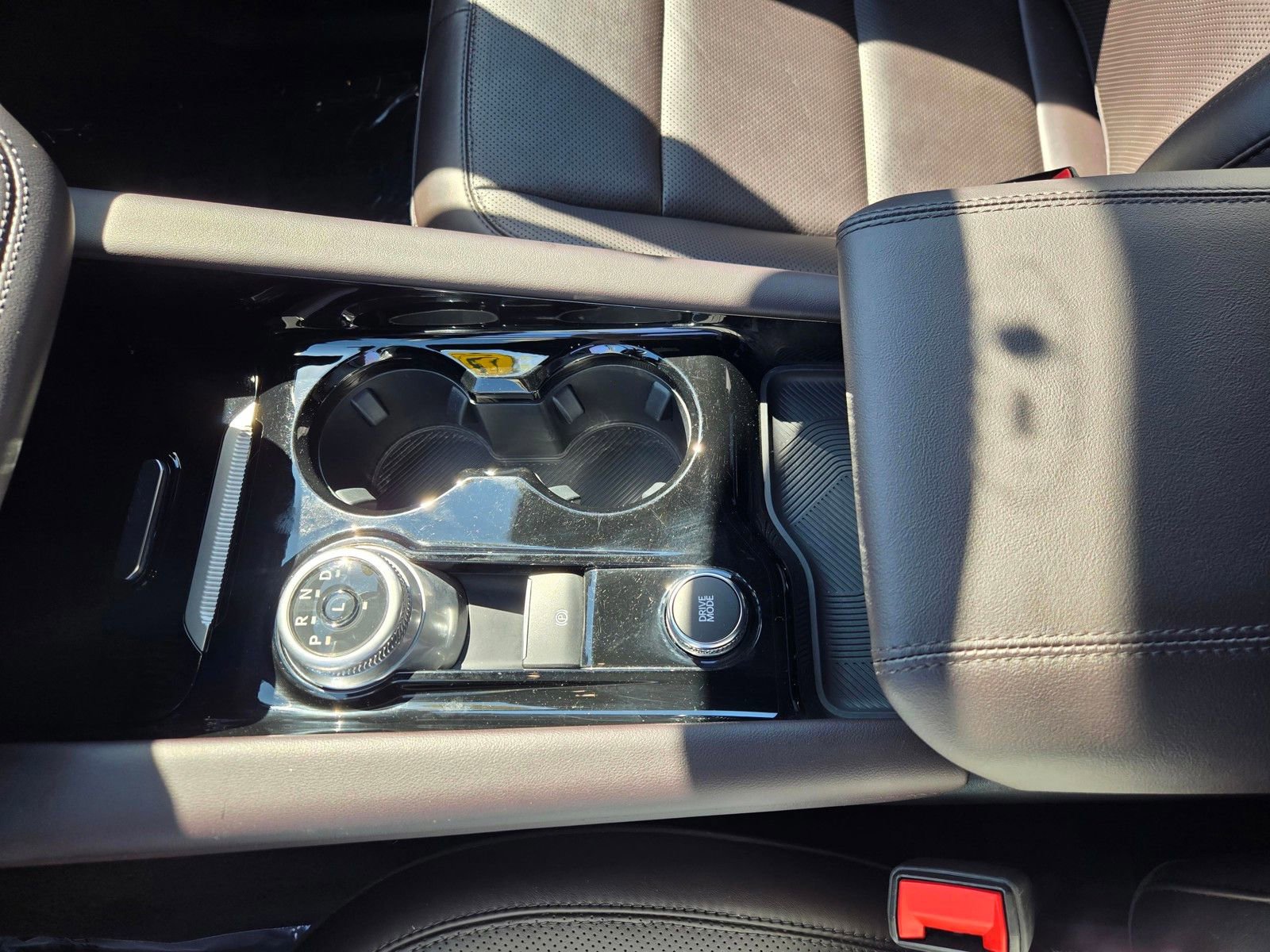 Used 2025 Ford Explorer Platinum w/ LUX Leather Package image 19