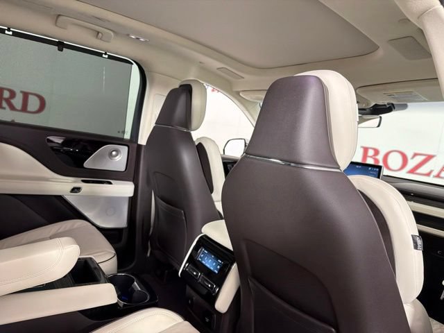 Certified 2021 Lincoln Aviator Black Label Grand Touring w/ Class IV Trailer Tow Package AWD/4WD image 19