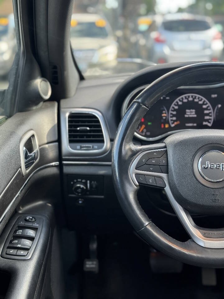 Used 2018 Jeep Grand Cherokee Limited AWD/4WD image 13