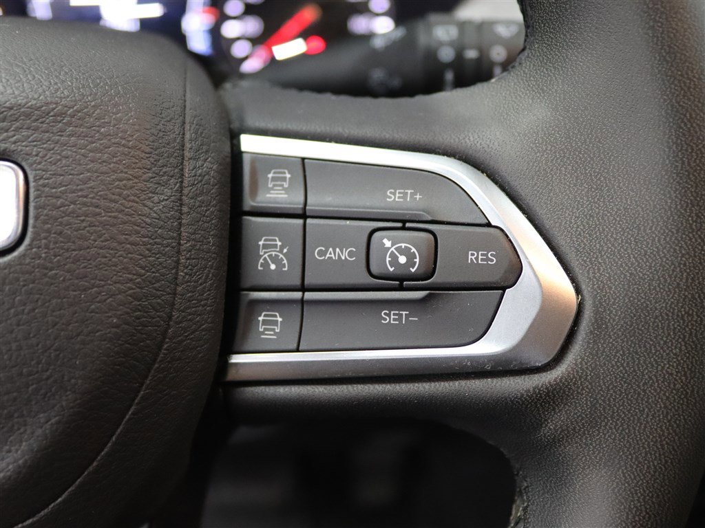 Used 2023 Jeep Compass Latitude w/ Convenience Group image 33