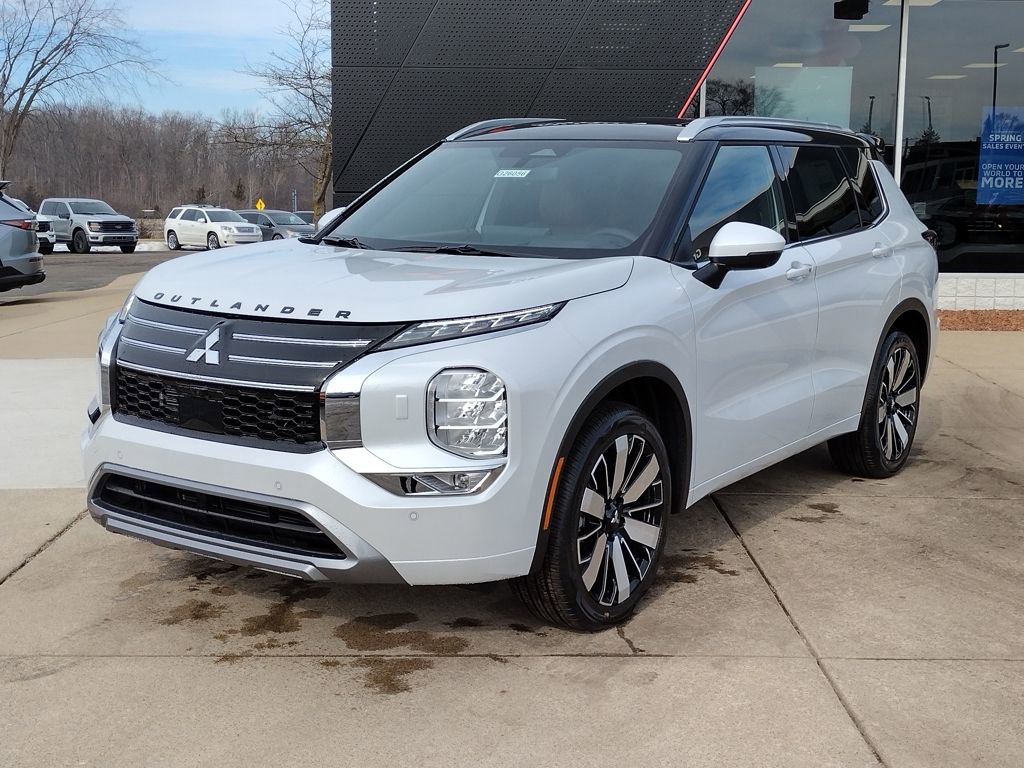 New 2026 Mitsubishi Outlander SEL image 1