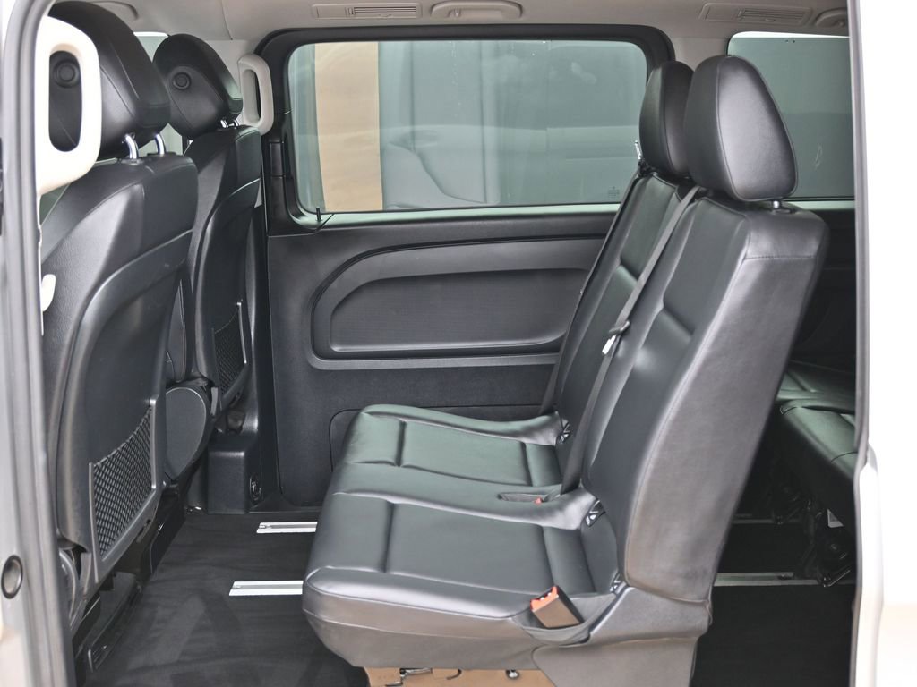 Used 2018 Mercedes-Benz Metris Passenger image 32