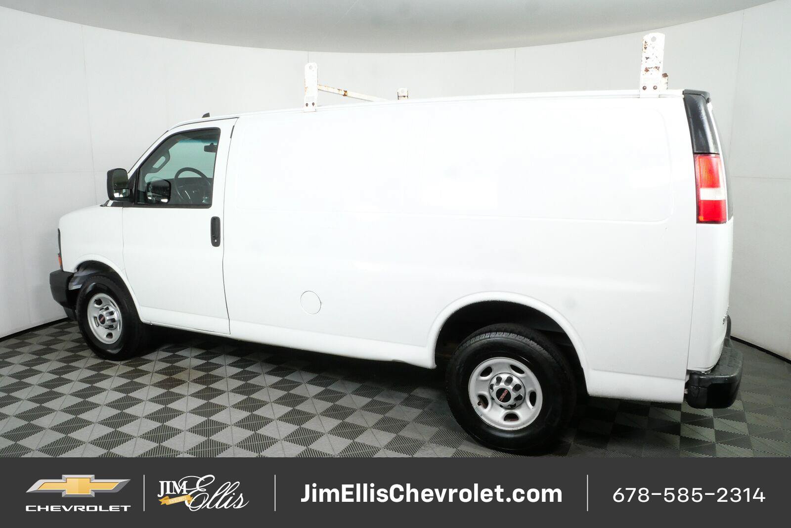 Used 2017 GMC Savana 2500 RWD image 24
