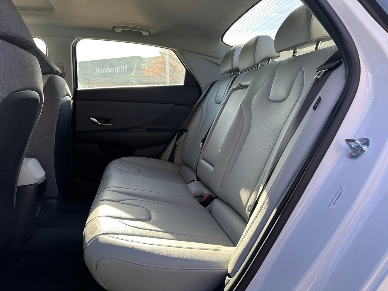 Certified 2025 Hyundai Elantra Limited image 18