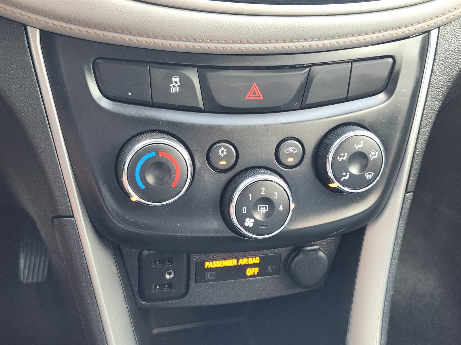 Used 2018 Chevrolet Trax LT w/ LT Convenience Package AWD/4WD image 20