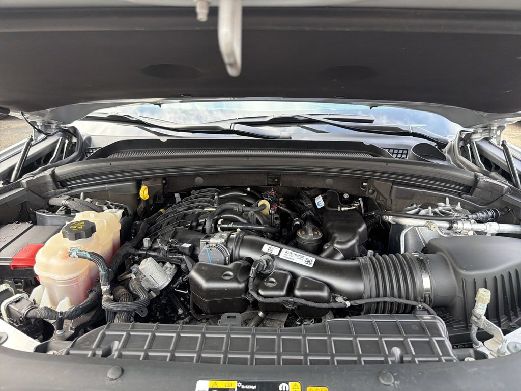 Used 2023 Jeep Grand Cherokee Altitude AWD/4WD image 33