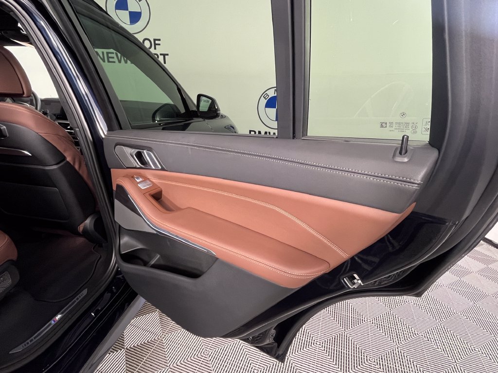Used 2024 BMW X7 xDrive40i AWD/4WD image 25