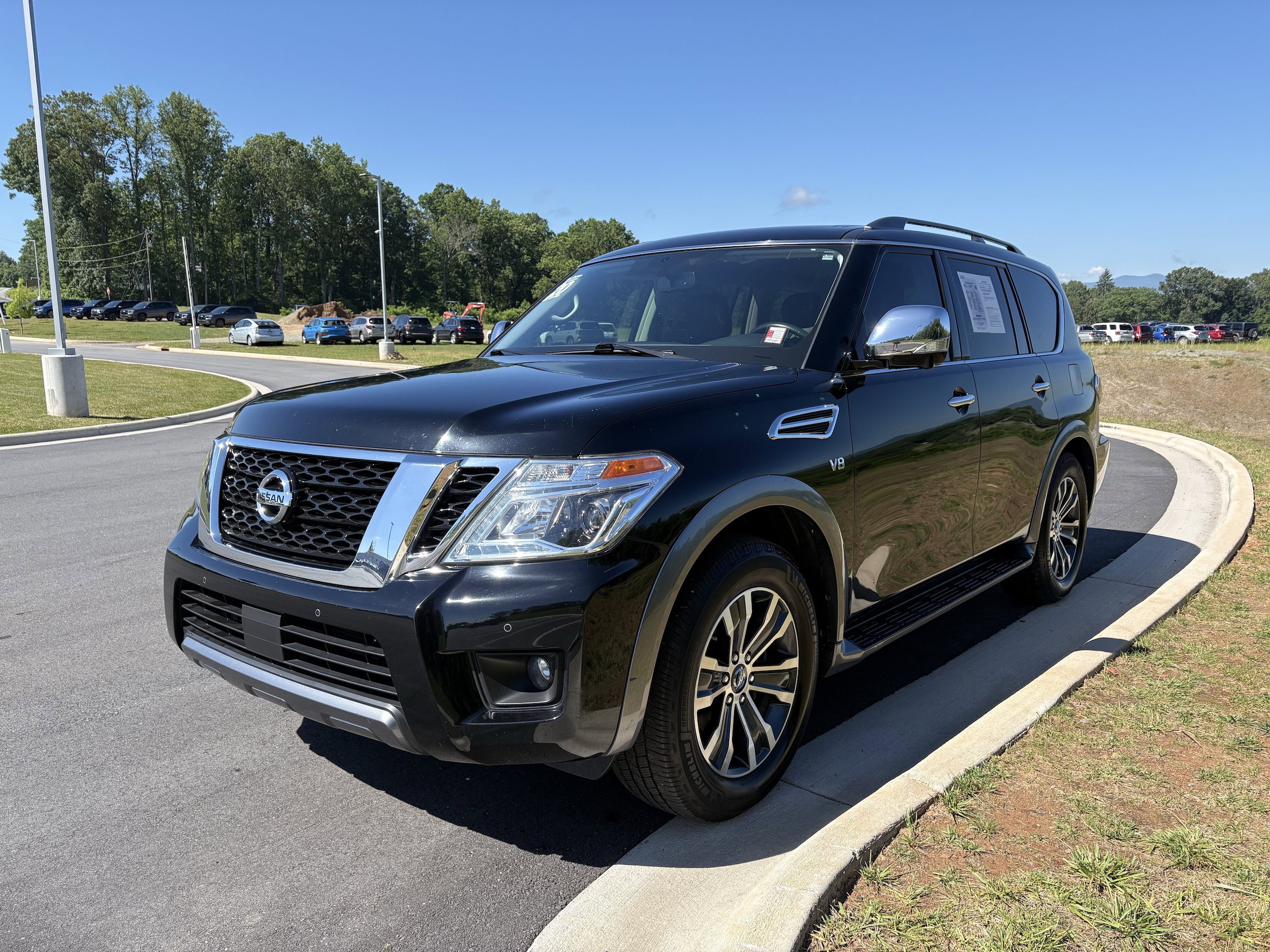 Used 2020 Nissan Armada SL w/ Premium Package AWD/4WD image 3
