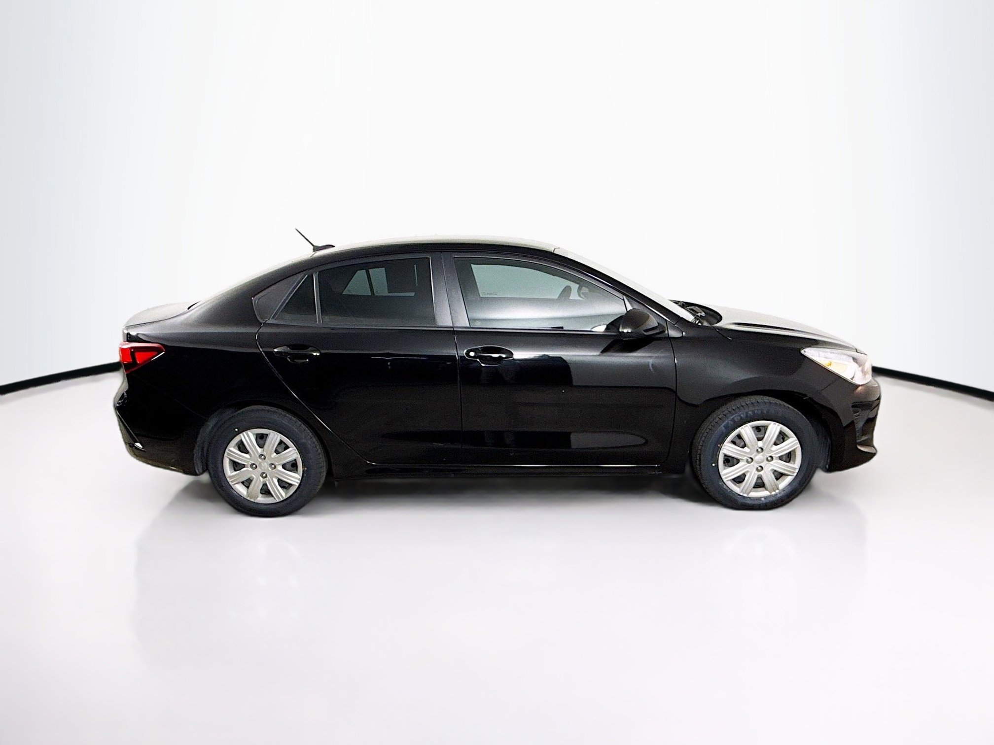 Used 2023 Kia Rio LX image 2