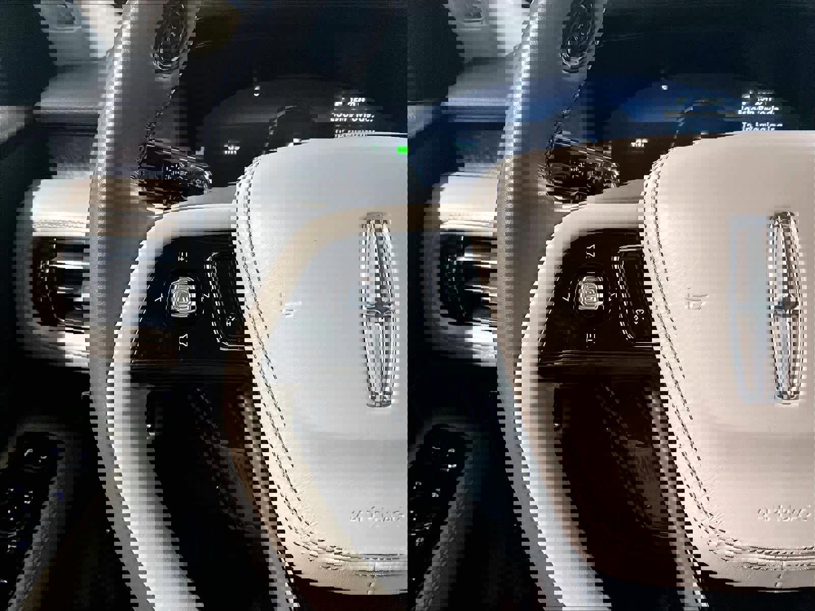 Used 2022 Lincoln Aviator Reserve w/ Elements Package Plus image 24