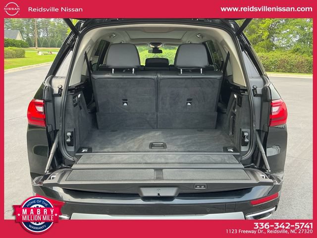 Used 2021 BMW X7 xDrive40i w/ Parking Assistance Package AWD/4WD image 17