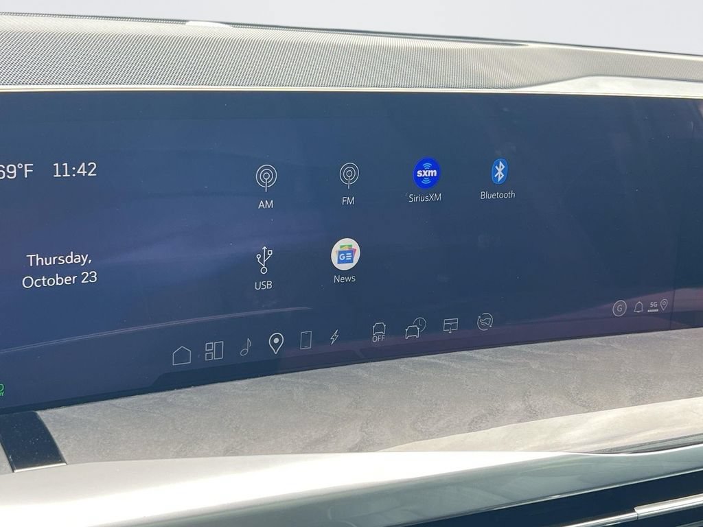 New 2026 Cadillac Escalade IQ Luxury 2 AWD/4WD image 18