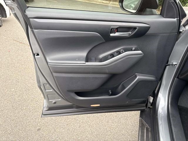 Used 2026 Toyota Highlander XSE image 13