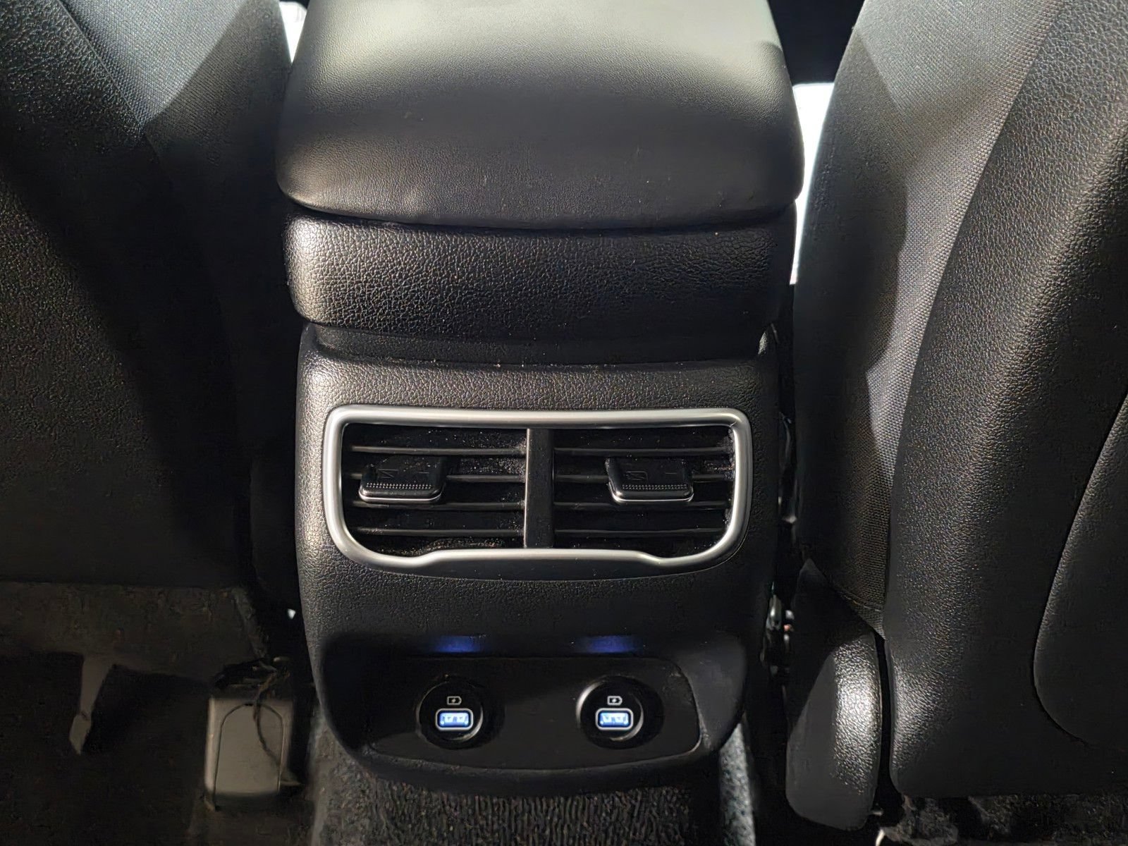 Used 2022 Hyundai Santa Fe SEL FWD image 15