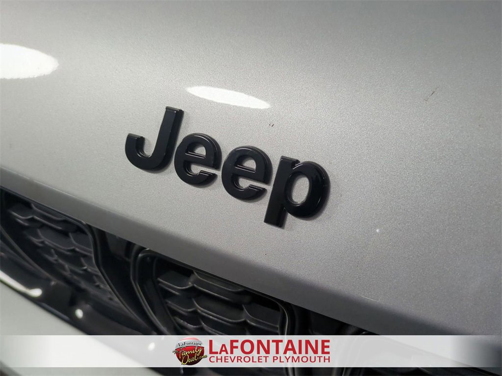 Used 2024 Jeep Grand Cherokee Altitude image 30