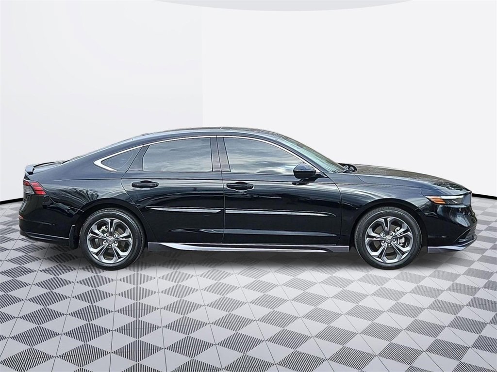 Used 2023 Honda Accord EX image 7