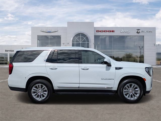 Used 2024 GMC Yukon SLT RWD image 2